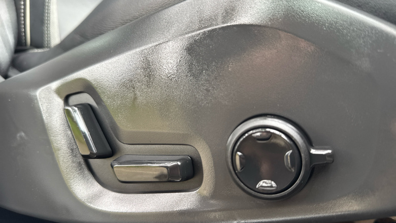 Volvo Xc60 2.0 B4P Plus Dark 5dr Geartronic Petrol Estate